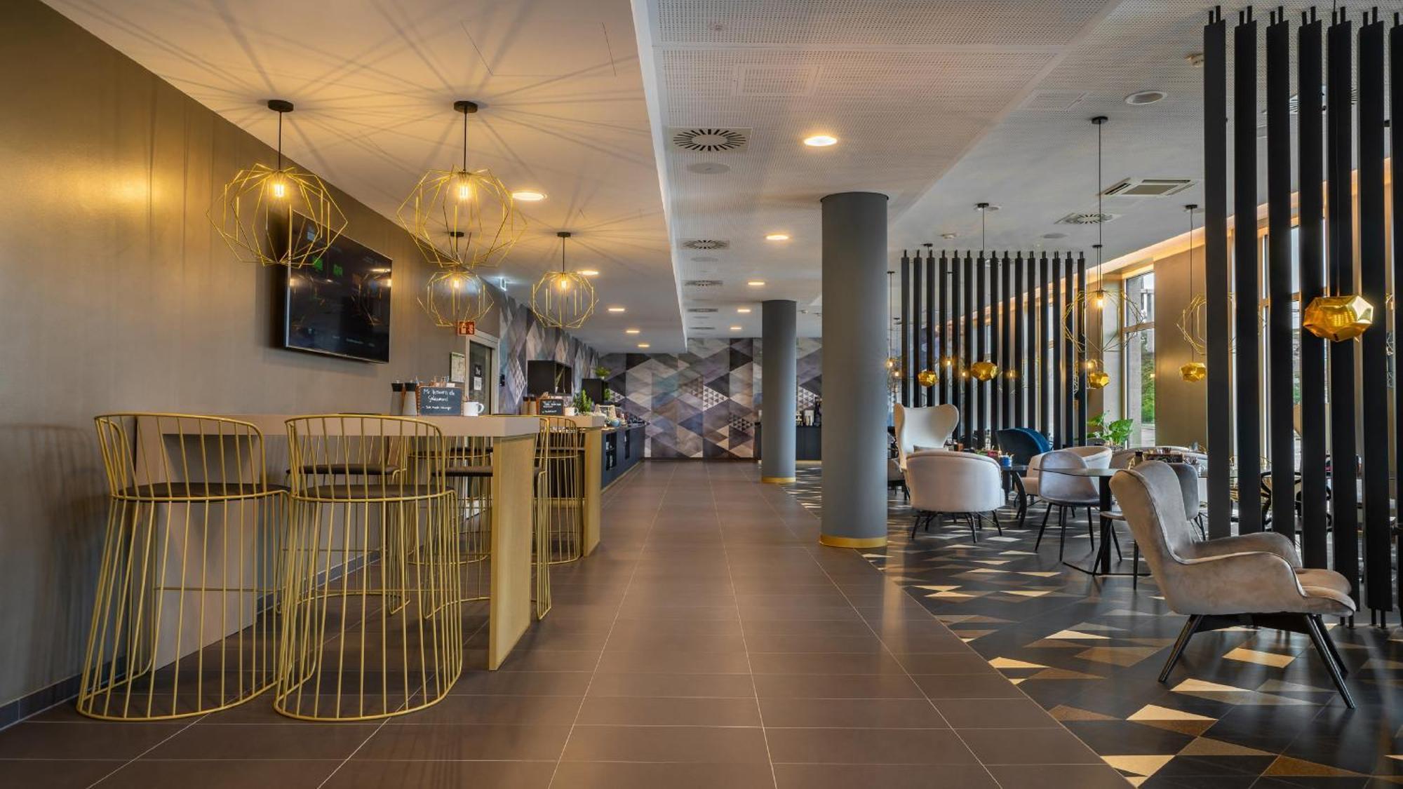 Holiday Inn - The Niu, Ridge Halle Central Station By Ihg Экстерьер фото