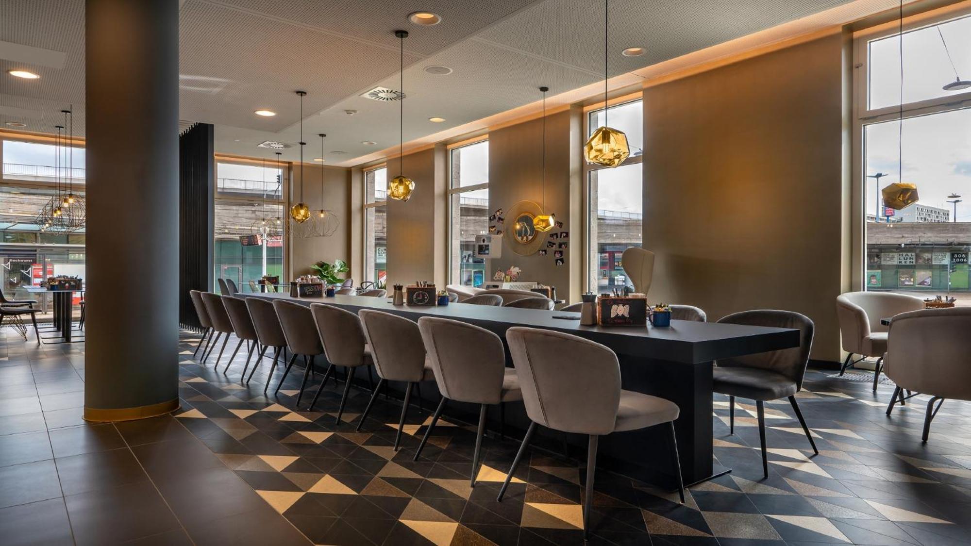 Holiday Inn - The Niu, Ridge Halle Central Station By Ihg Экстерьер фото