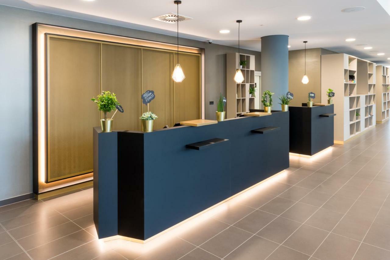 Holiday Inn - The Niu, Ridge Halle Central Station By Ihg Экстерьер фото